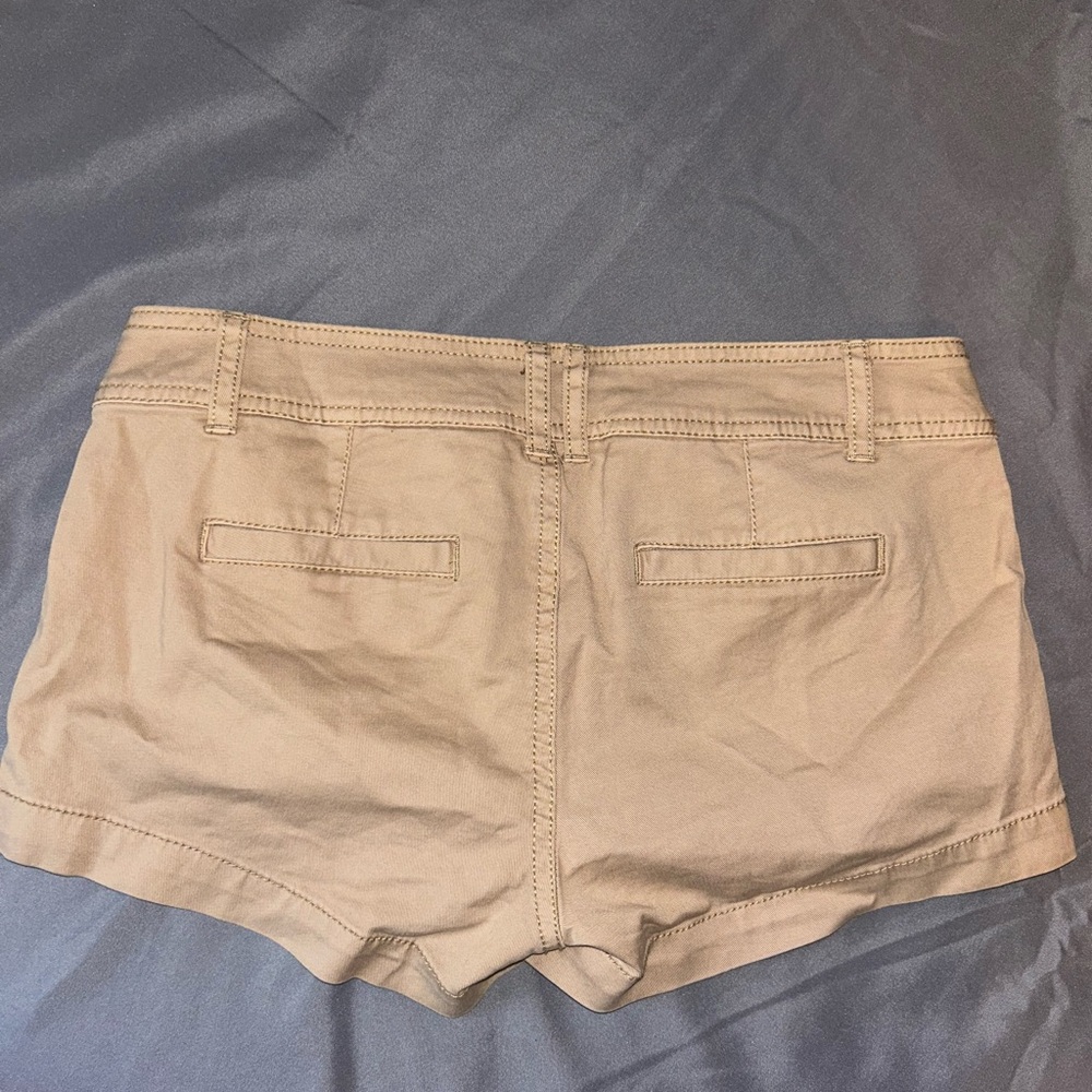 Shorts - Picture 3 of 3